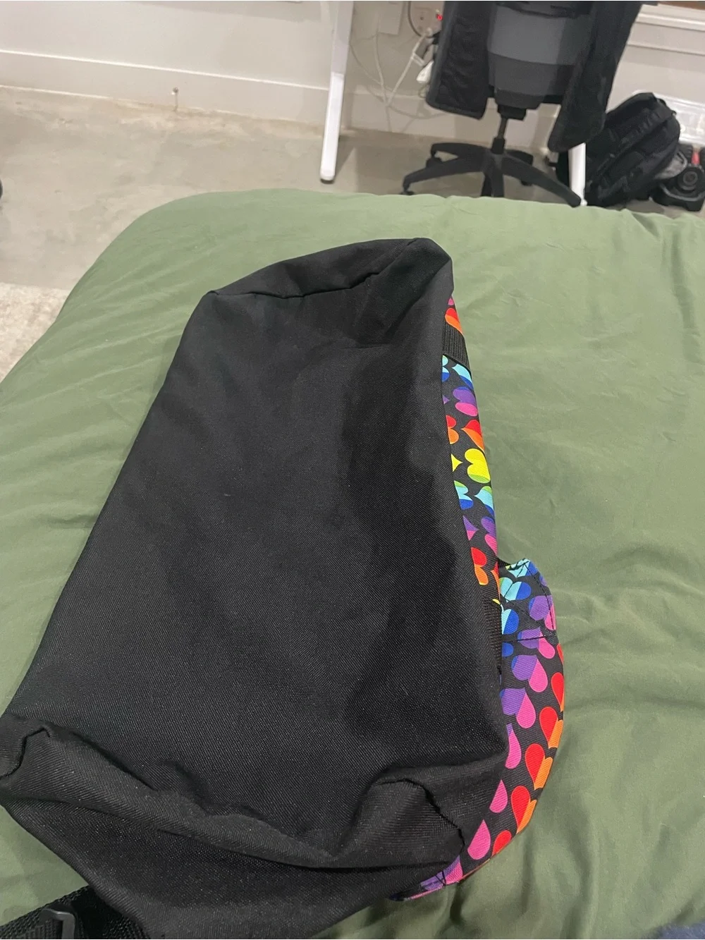 Wildkin mini duffle bag / rainbow heart /overnight bag